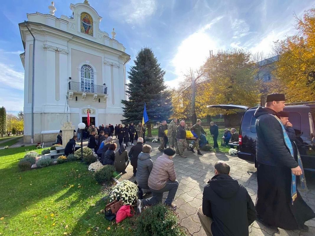 У Городенці попрощалися із померлим захисником Віталієм Бойком 7
