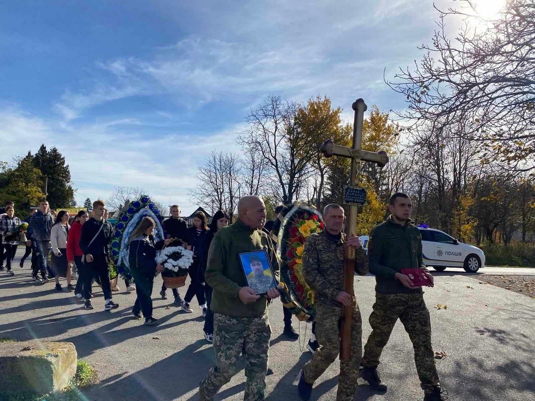 У Городенці попрощалися із померлим захисником Віталієм Бойком 12