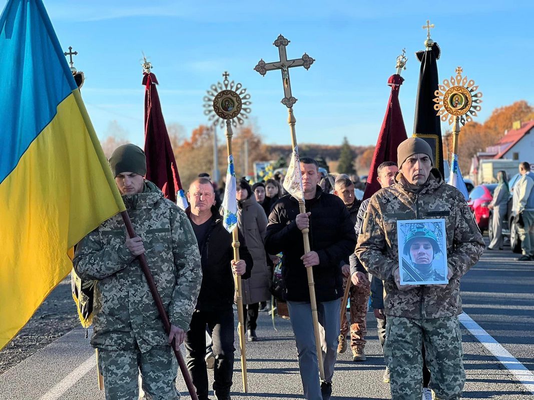У Лісному Хлібичині попрощалися із молодим воїном Андрієм Андрусишином 1