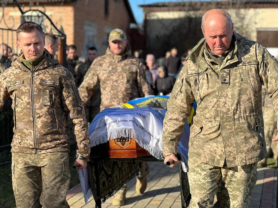 У Лісному Хлібичині попрощалися із молодим воїном Андрієм Андрусишином 5