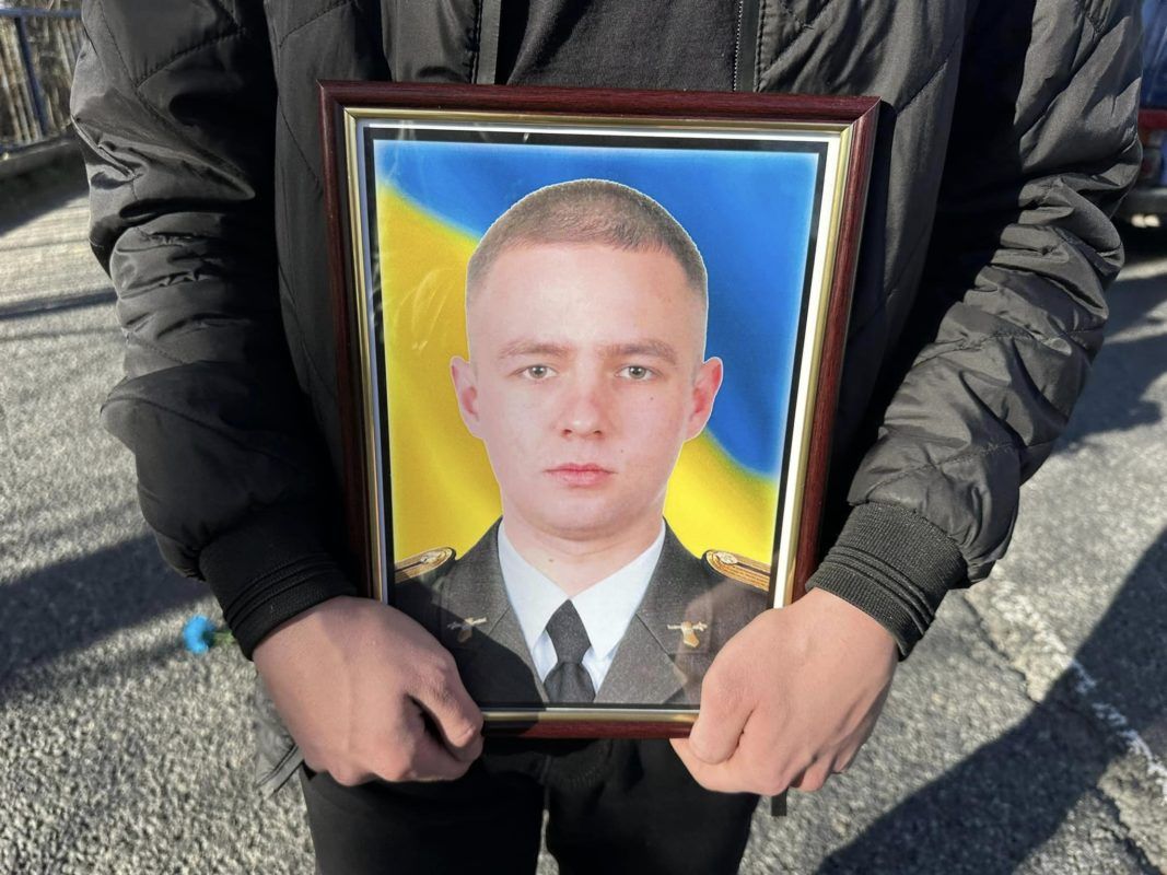 Назавжди 21: Надвірнянщина провела в останню путь Героя Романа Хопту 1