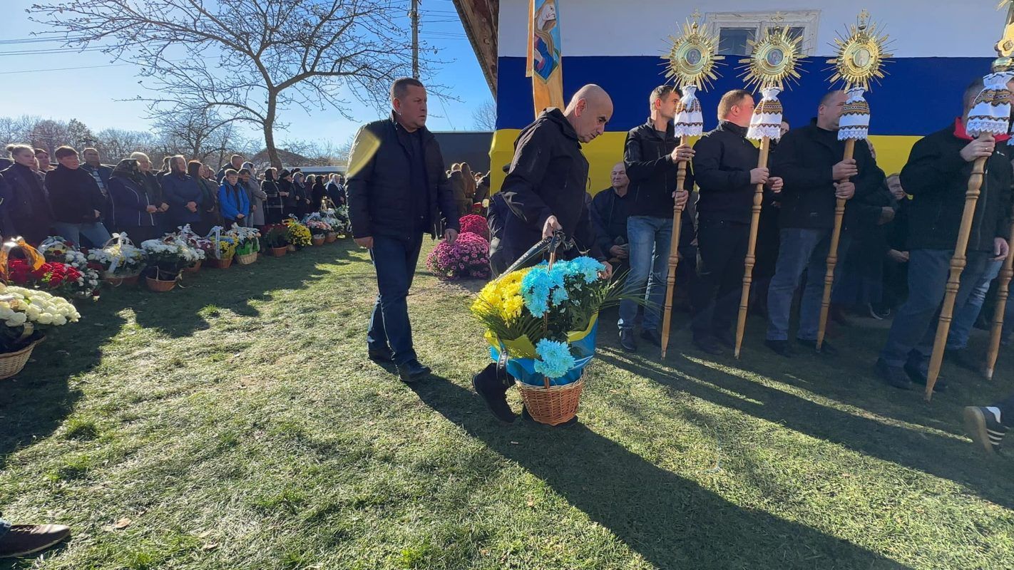 Назавжди 21: Надвірнянщина провела в останню путь Героя Романа Хопту 3