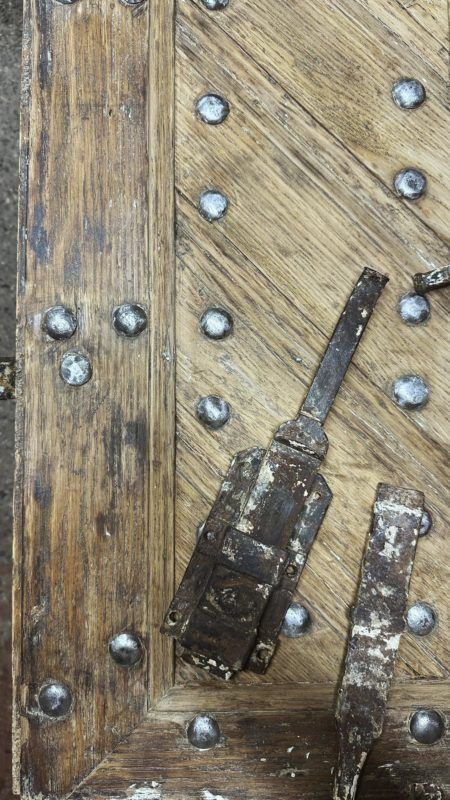 В Коломиї відреставрували 235-річні дубові двері по вул. Мазепи, 4 4