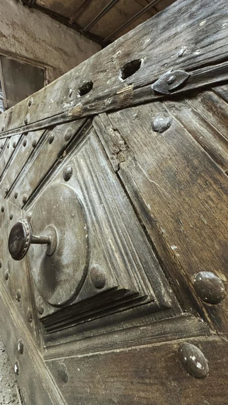 В Коломиї відреставрували 235-річні дубові двері по вул. Мазепи, 4 2