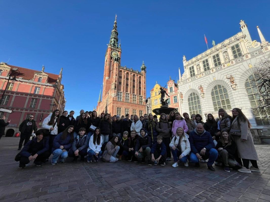 Кращі учні ліцею №9 вирушили в подорож до Польщі за підтримки міста-побратима 4