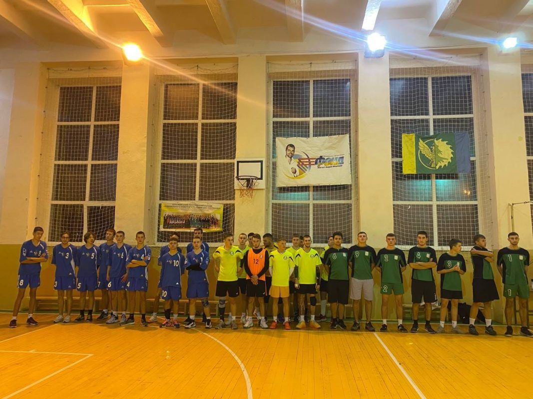 В Коломиї відбувся волейбольний турнір до Міжнародного дня студента 4