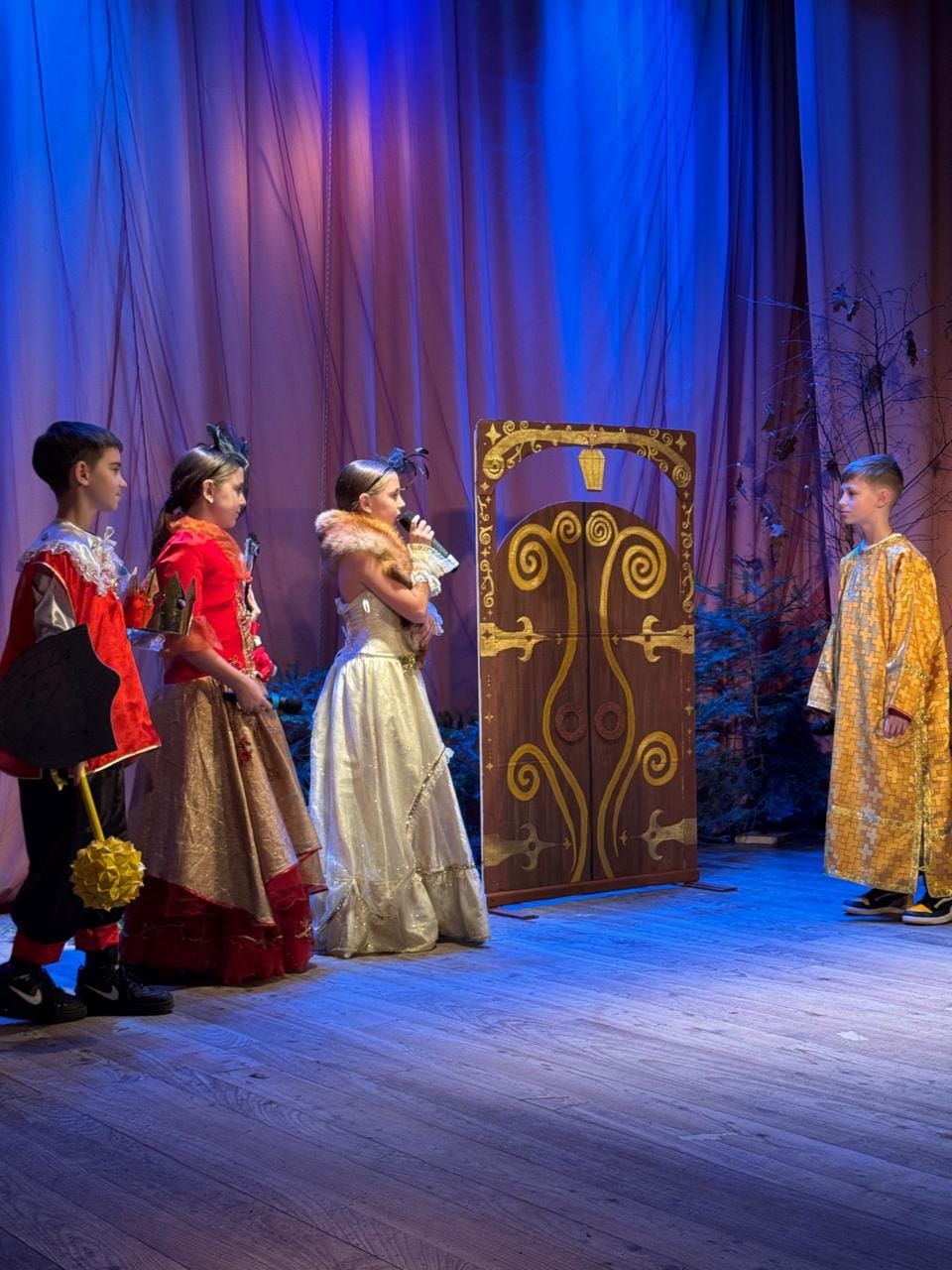 П'ятикласники з Косова організували благодійну виставу та зібрали 36 тис грн для ЗСУ 4