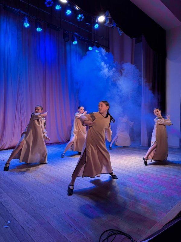 П'ятикласники з Косова організували благодійну виставу та зібрали 36 тис грн для ЗСУ 7