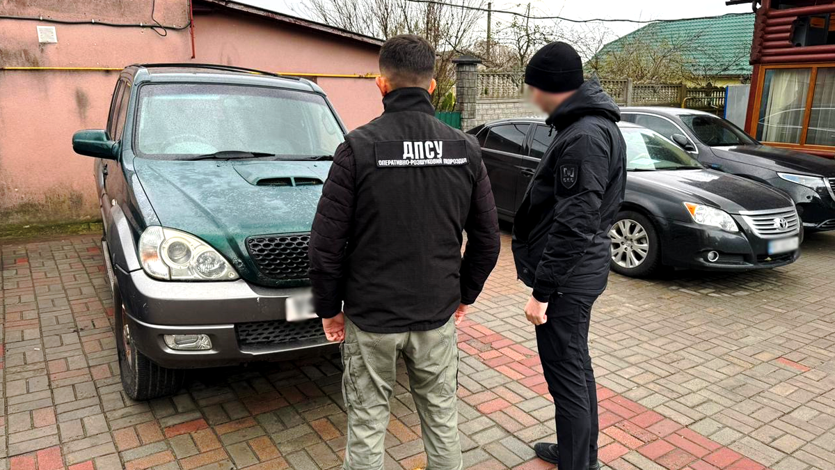 Псевдоблагодійники ввезли та продали в Україні понад 700 нелегальних автівок 2
