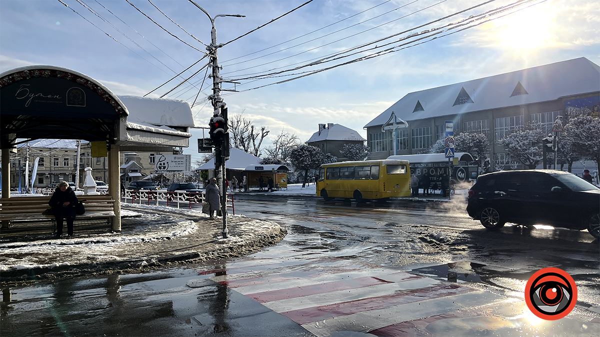 В якому стані дороги Коломиї після нічного снігопаду 23 листопада 4