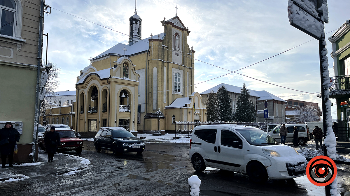 В якому стані дороги Коломиї після нічного снігопаду 23 листопада 3