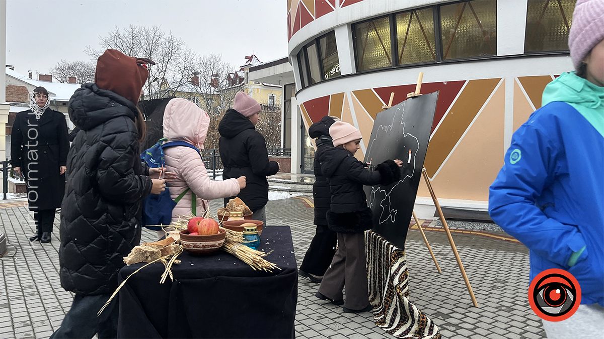 В Коломиї запалили свічки пам'яті про жертв Голодомору 7