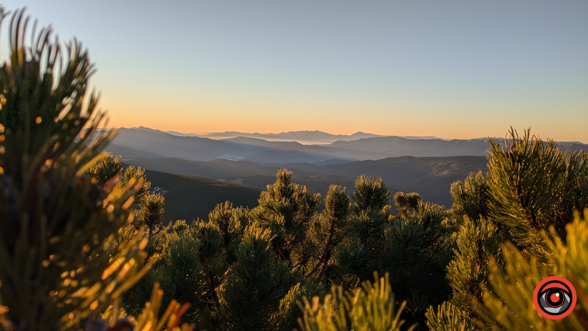 Неприступні та чарівні: фоторепортаж Ґорґан на порозі зими 26