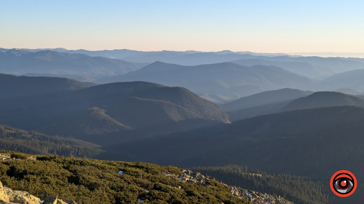 Неприступні та чарівні: фоторепортаж Ґорґан на порозі зими 9