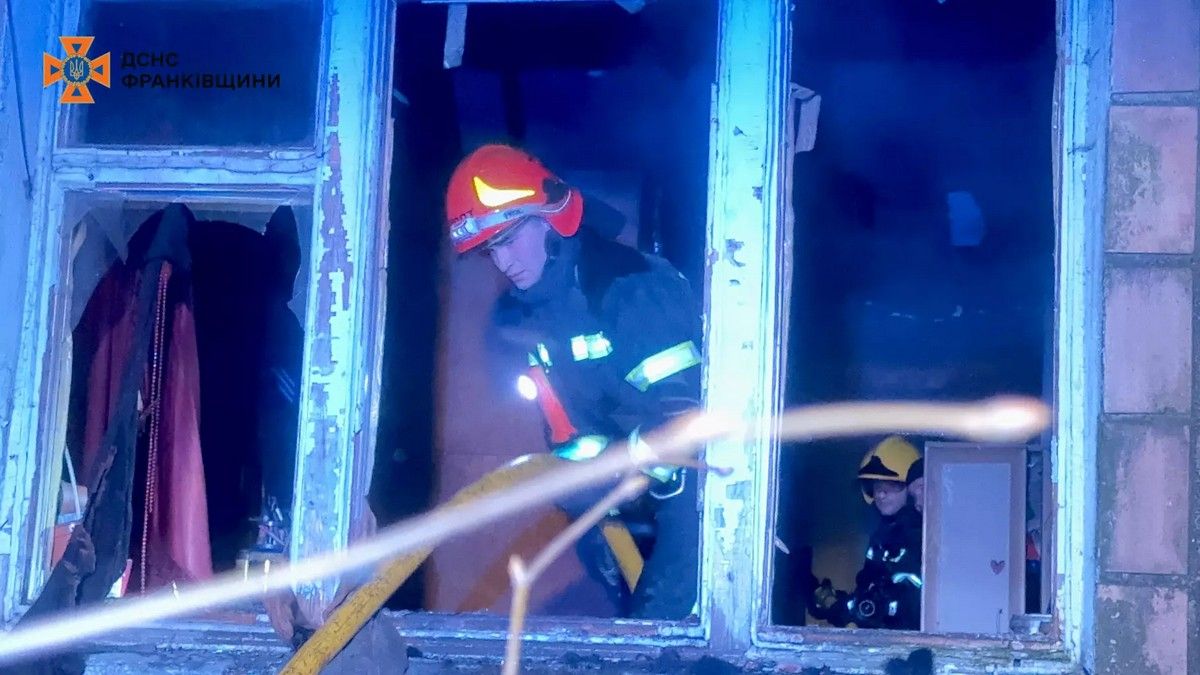 Смертельна пожежа на Прикарпатті: ймовірно, через цигарки спалахнуло в багатоповерхівці 2