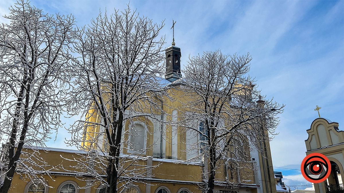 Засніжена Коломия: фоторепортаж білосніжного міста у листопаді 2024 4