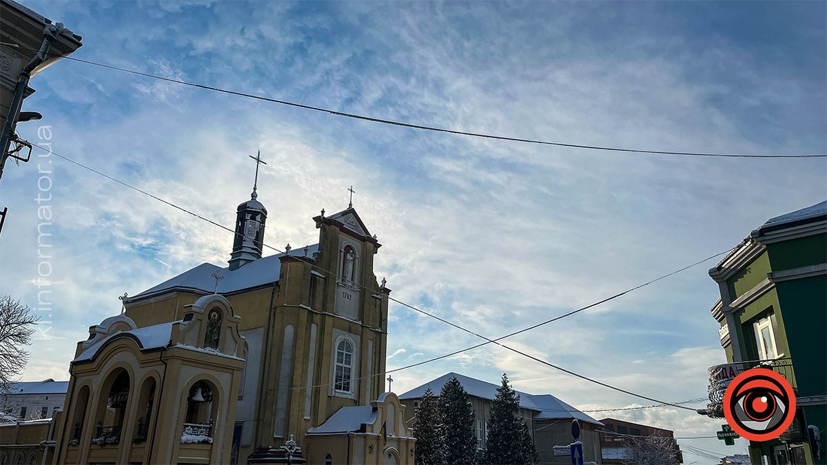 Засніжена Коломия: фоторепортаж білосніжного міста у листопаді 2024 9