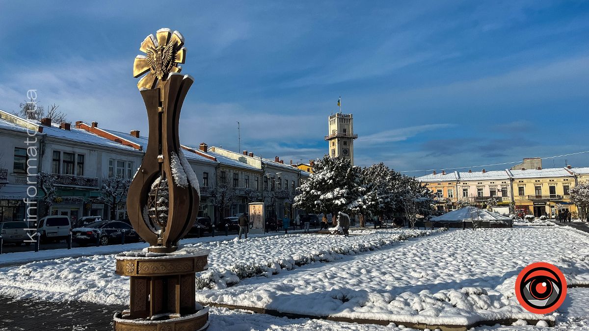 Засніжена Коломия: фоторепортаж білосніжного міста у листопаді 2024 5