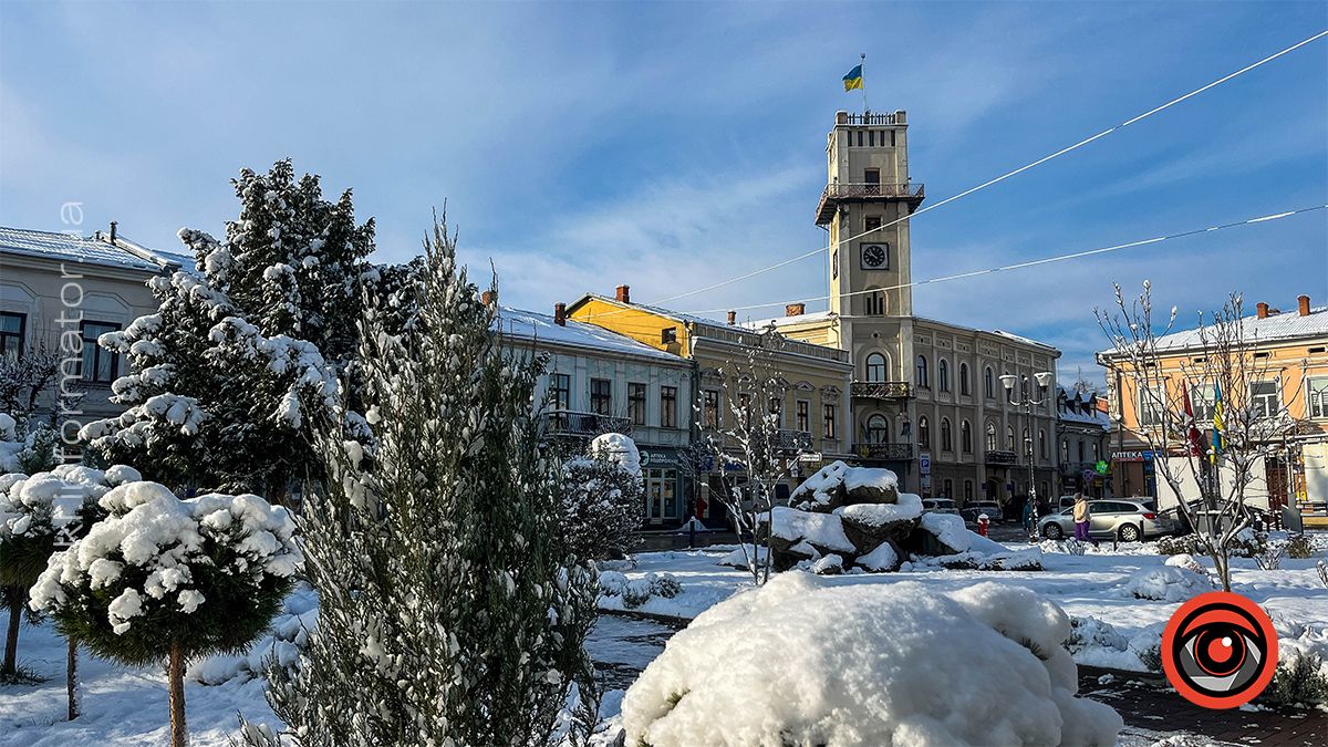 Засніжена Коломия: фоторепортаж білосніжного міста у листопаді 2024