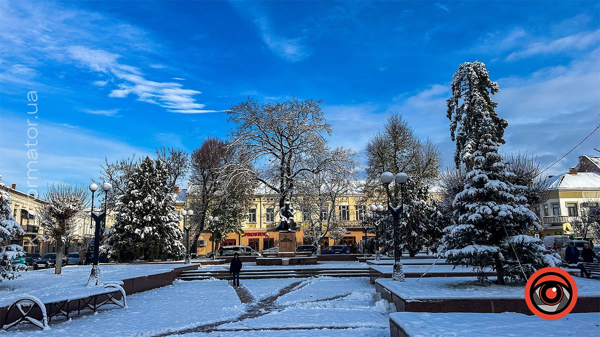 Засніжена Коломия: фоторепортаж білосніжного міста у листопаді 2024 8
