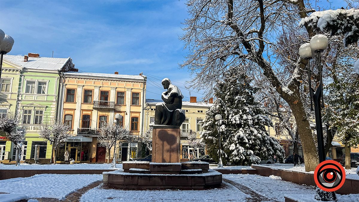 Засніжена Коломия: фоторепортаж білосніжного міста у листопаді 2024 16