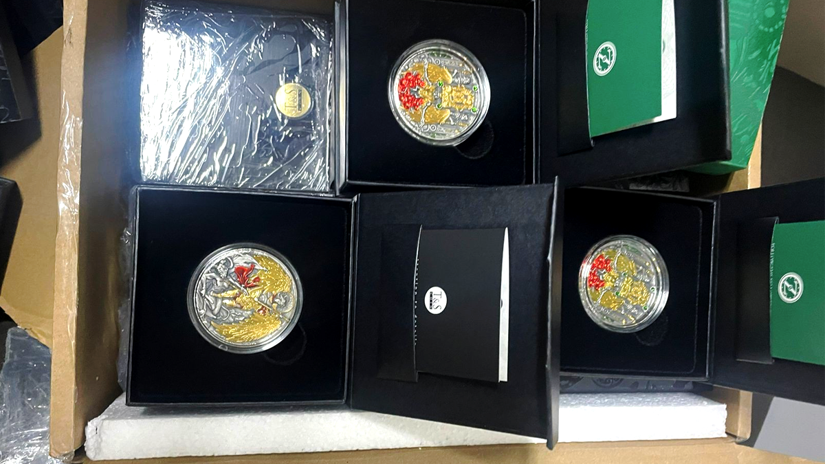 На кордоні виявили 72 срібні монети на понад мільйон гривень 1