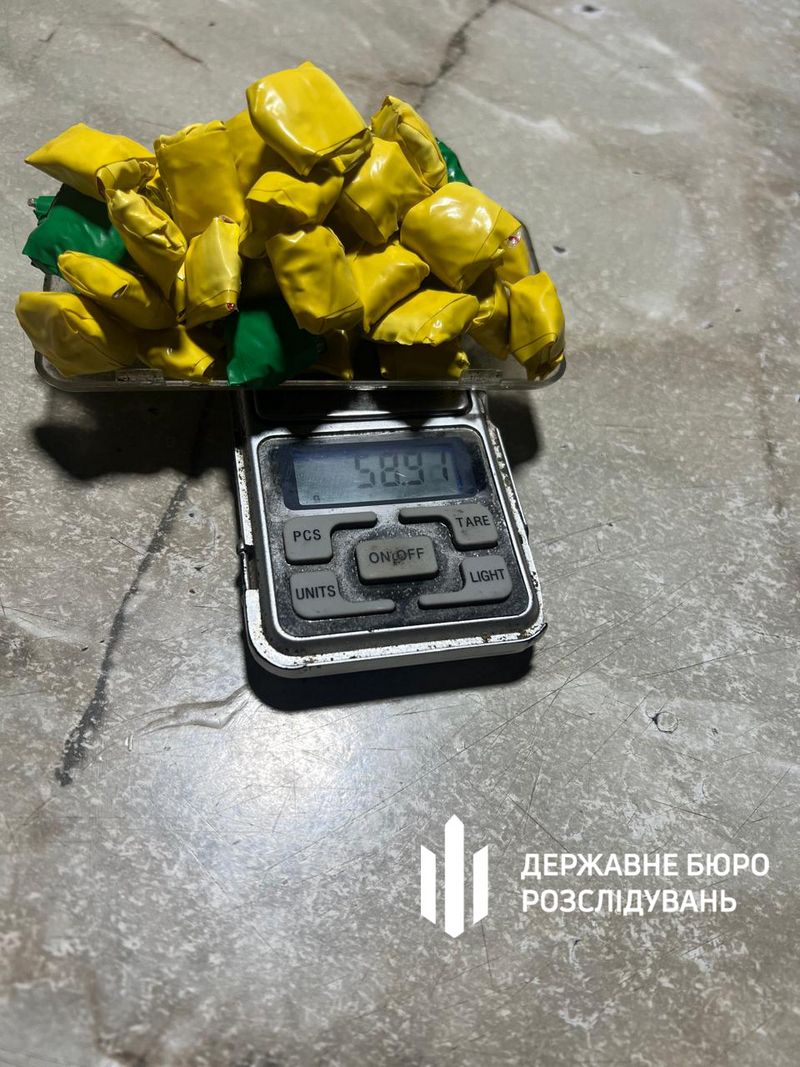 Коломийських поліцейських викрили на збуті наркотиків 5