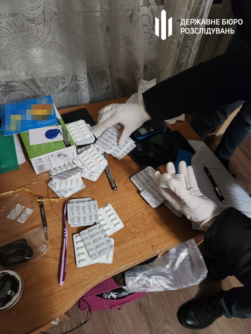 Коломийських поліцейських викрили на збуті наркотиків 3