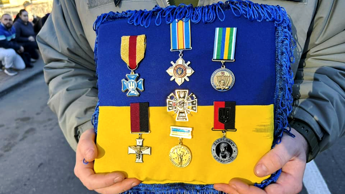 Назавжди 34... У Надвірній в останню дорогу провели полеглого воїна Василя Гриціва 2