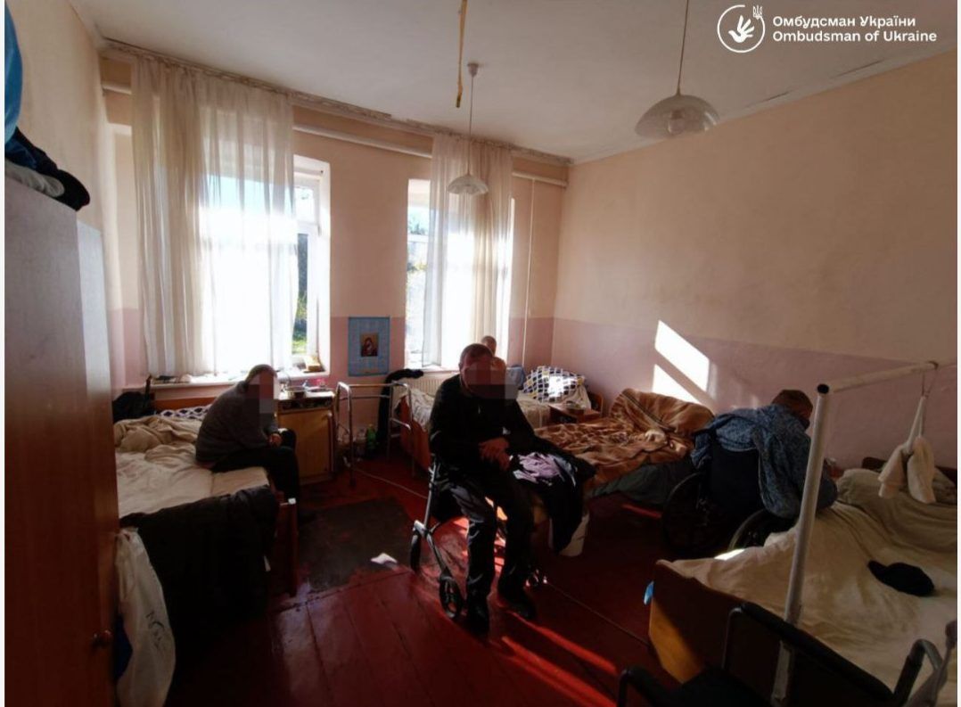 У геріатричному пансіонаті на Коломийщині виявили численні порушення 3