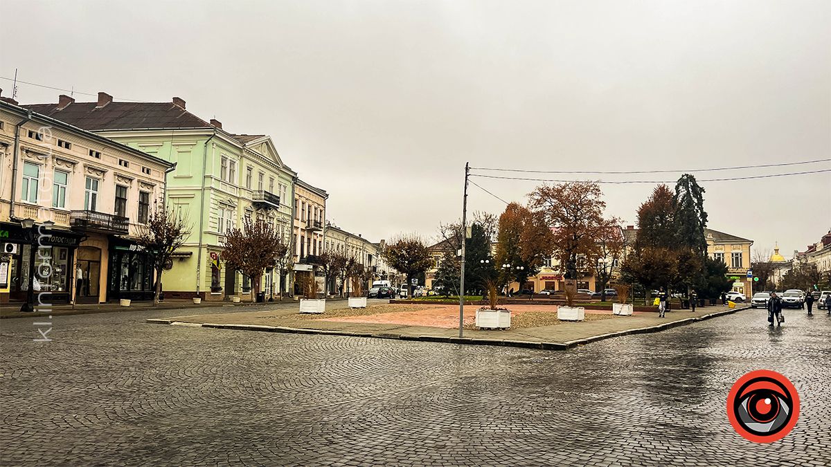 Похмуре середмістя Коломиї: фоторепортаж 11