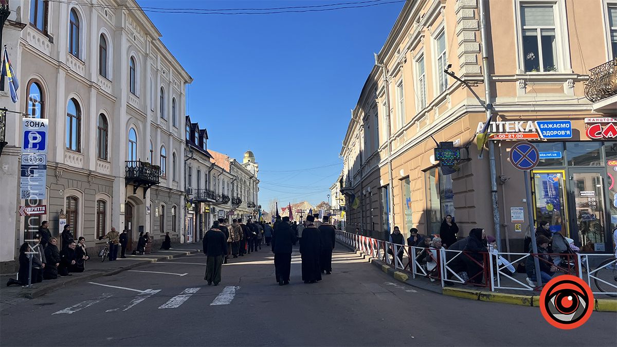 У Коломиї в останню дорогу провели загиблих воїнів Олексія Якобуцу та Мирослава Куриляка 24