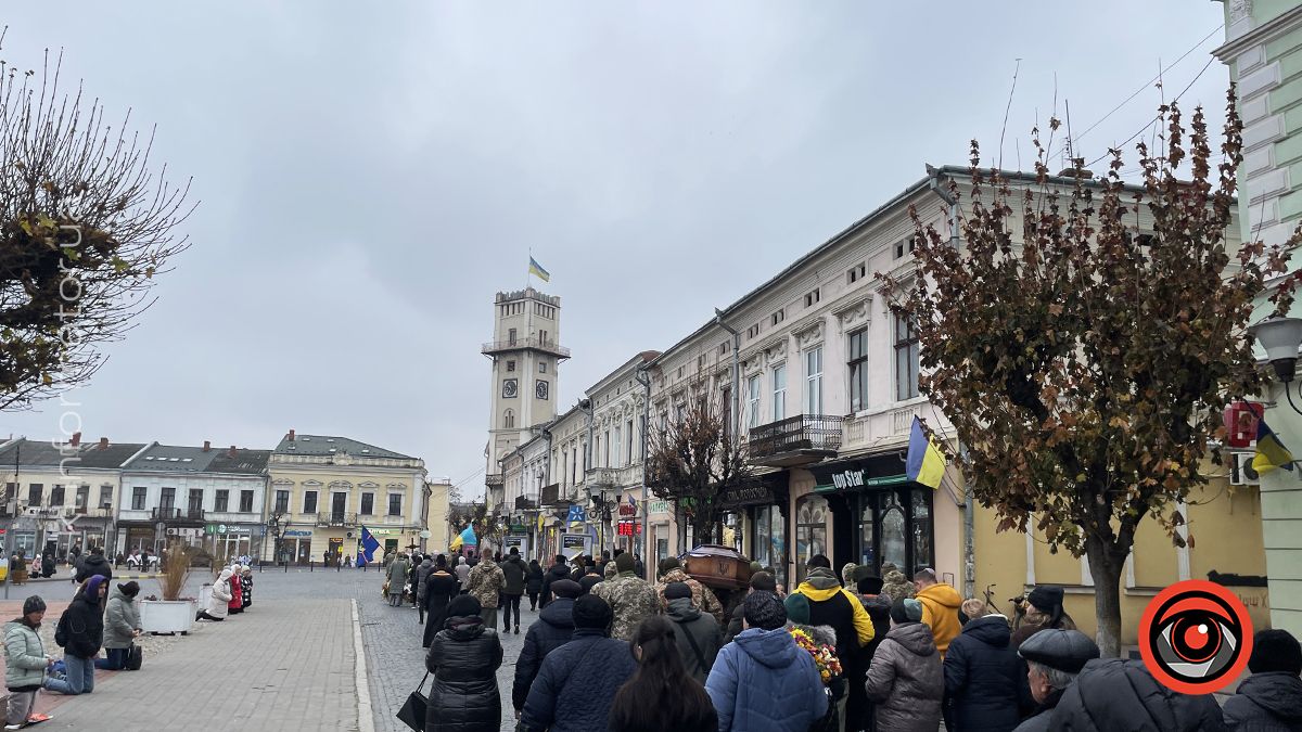 У Коломиї вічний спочинок знайшов воїн із Херсонщини Сергій Кобець 8