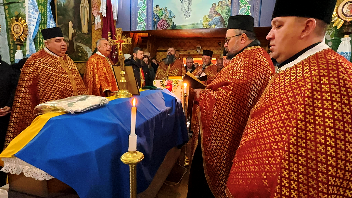 У Надвірній в останню дорогу провели захисника Василя Гаврилюка 2