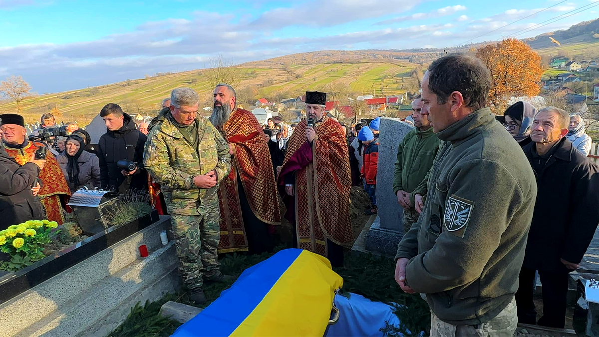 У Надвірній в останню дорогу провели захисника Василя Гаврилюка 4