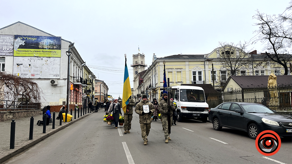 У Коломиї попрощалися з померлим захисником Юрієм Титинюком 24