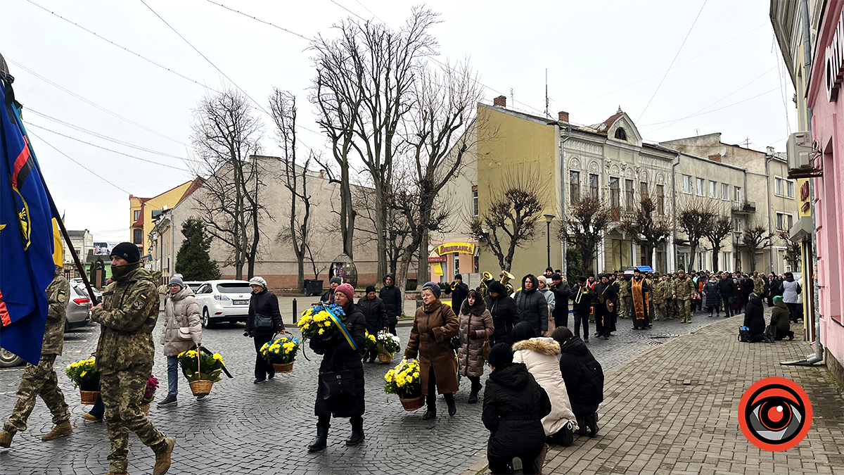У Коломиї попрощалися з померлим захисником Юрієм Титинюком 12