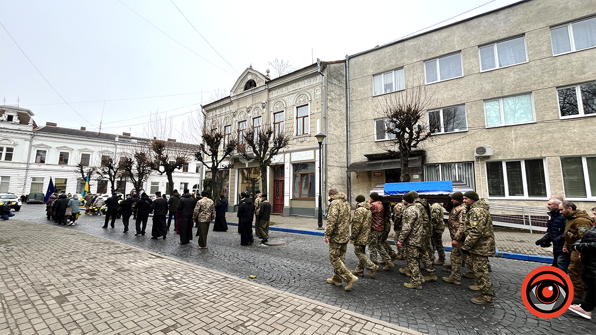У Коломиї попрощалися з померлим захисником Юрієм Титинюком 11
