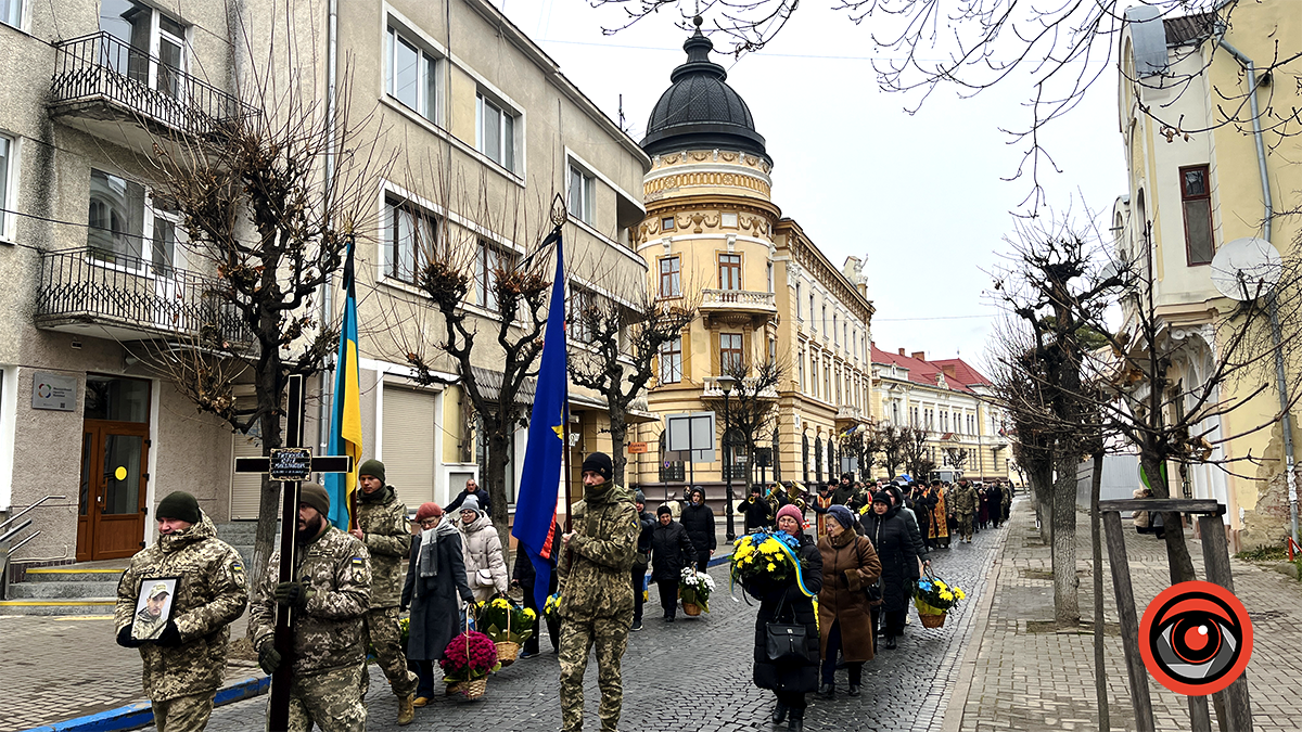 У Коломиї попрощалися з померлим захисником Юрієм Титинюком 9