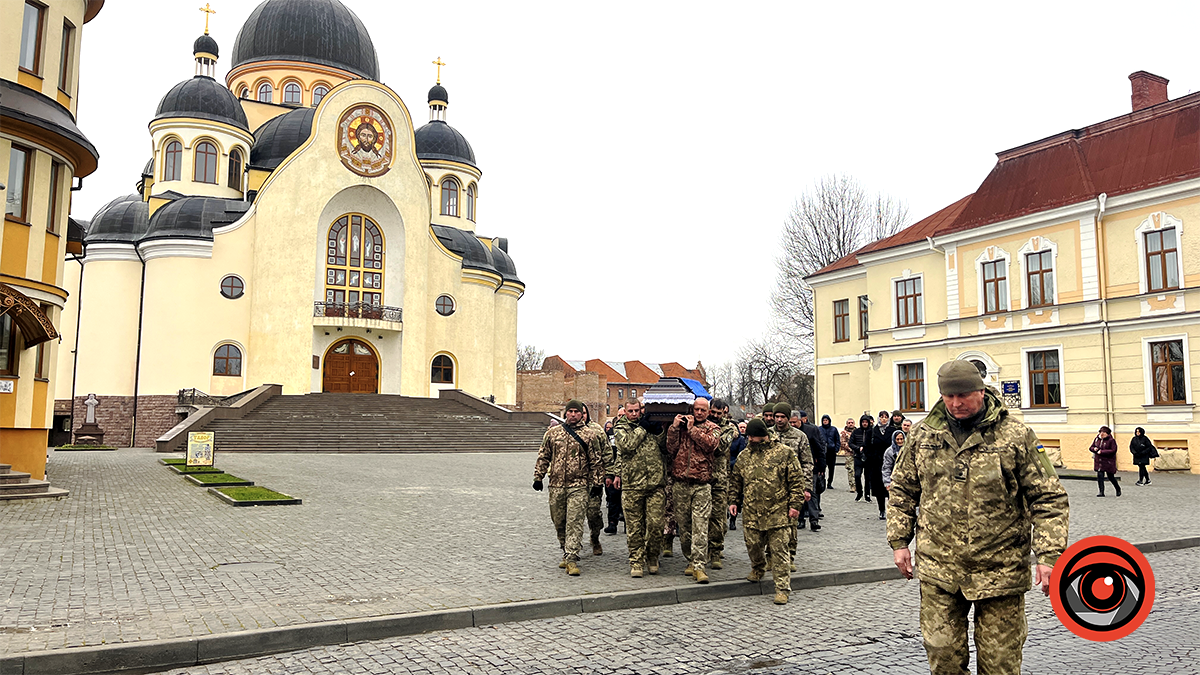 У Коломиї попрощалися з померлим захисником Юрієм Титинюком 6