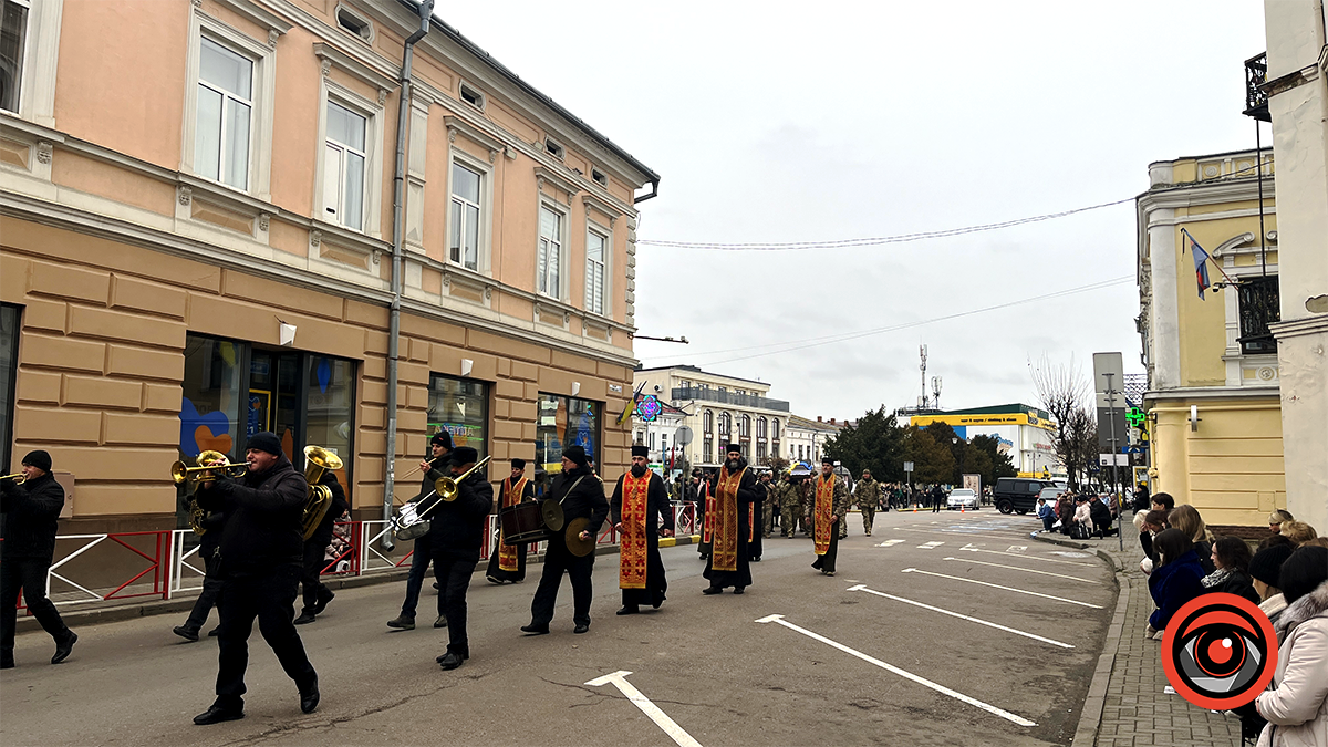 У Коломиї попрощалися з померлим захисником Юрієм Титинюком 22