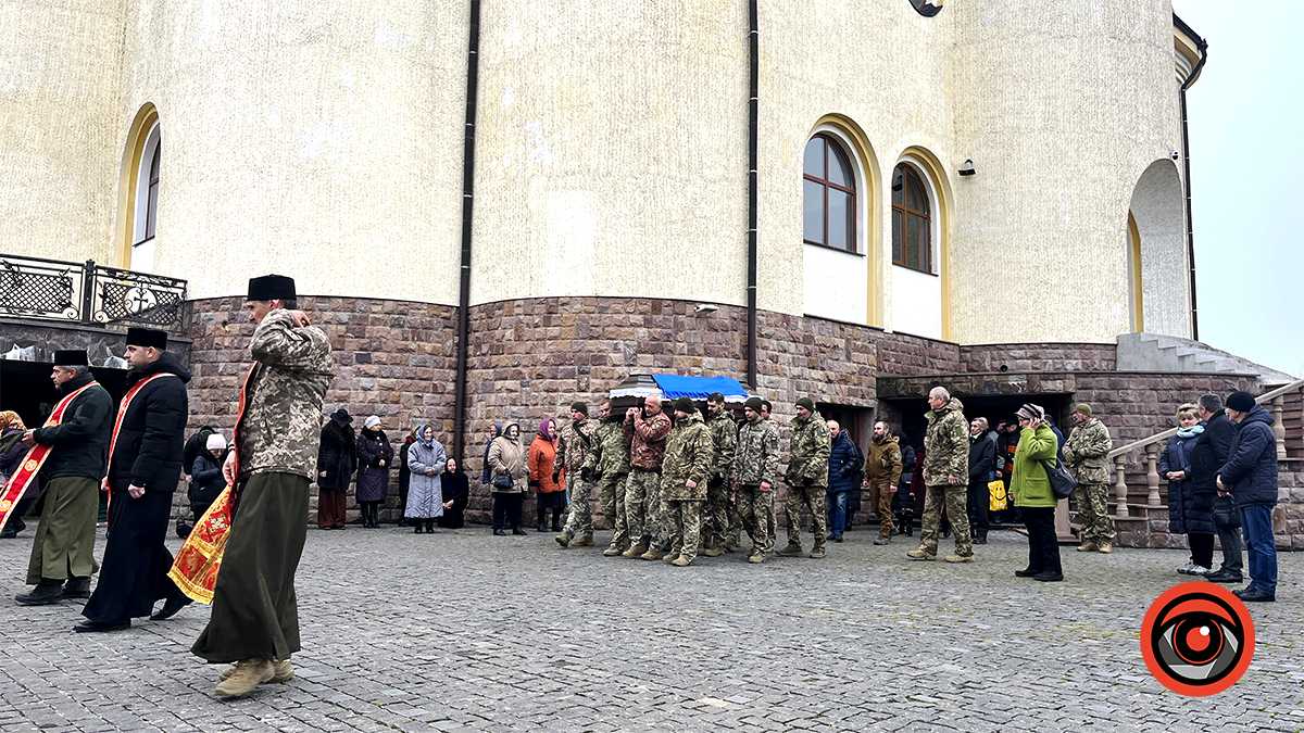 У Коломиї попрощалися з померлим захисником Юрієм Титинюком 4
