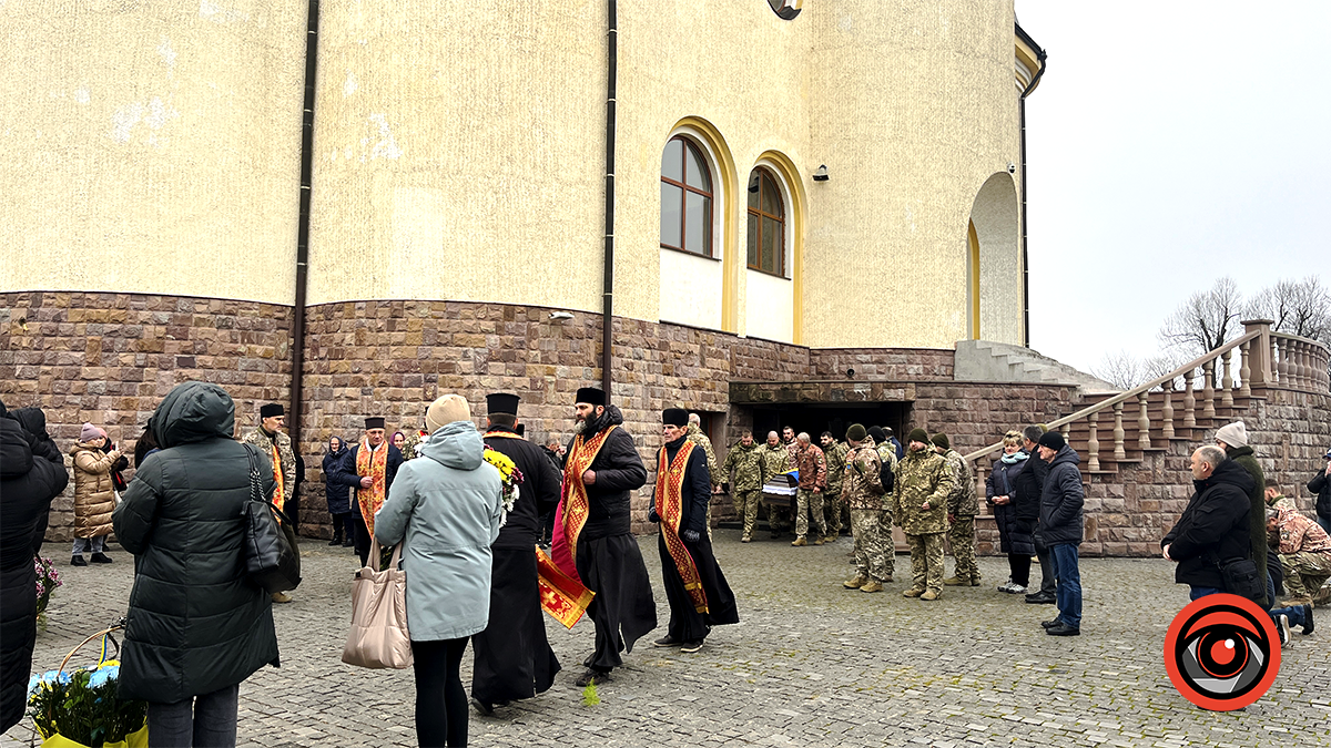 У Коломиї попрощалися з померлим захисником Юрієм Титинюком 3