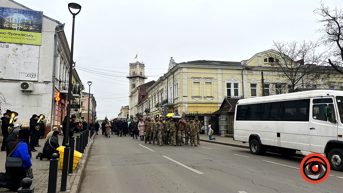 У Коломиї попрощалися з померлим захисником Юрієм Титинюком 23