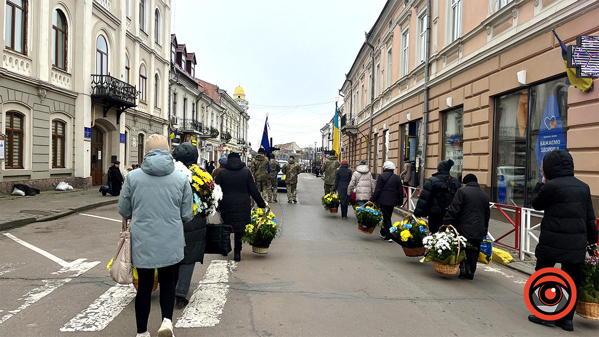 У Коломиї попрощалися з померлим захисником Юрієм Титинюком 21