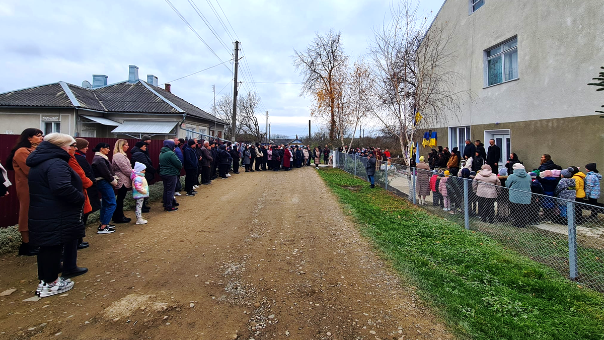 У Снятинській громаді відкрили меморіальні дошки полеглим воїнам Миколі Пронюку та Віталію Ріпку 1