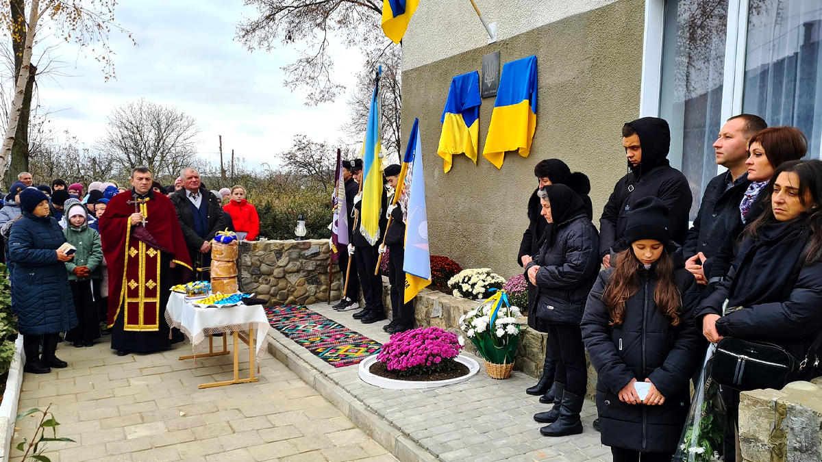 У Снятинській громаді відкрили меморіальні дошки полеглим воїнам Миколі Пронюку та Віталію Ріпку 2