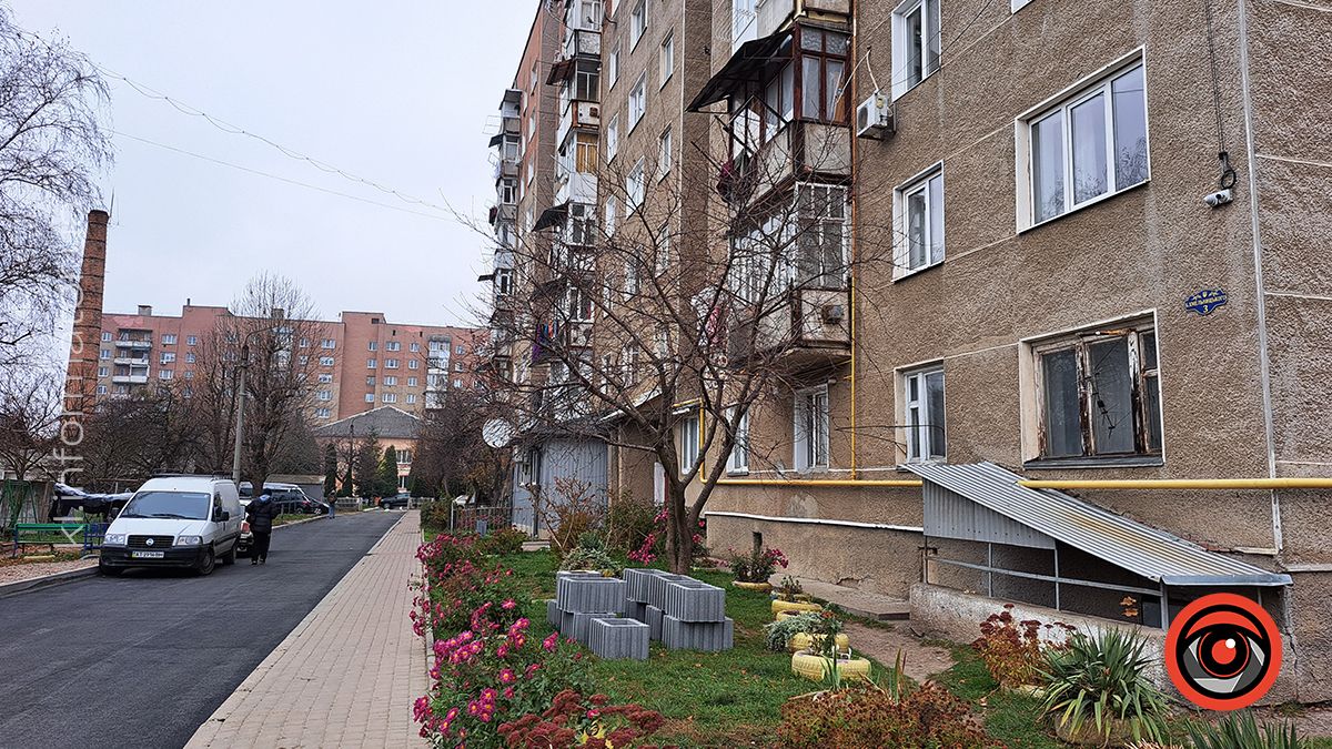 На вулиці Хмельницького у Коломиї відремонтували тротуар за майже 200 тисяч гривень 3