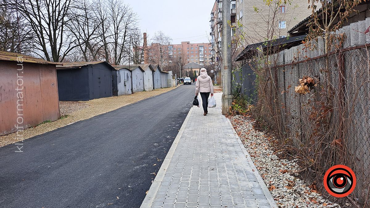 На вулиці Хмельницького у Коломиї відремонтували тротуар за майже 200 тисяч гривень 4