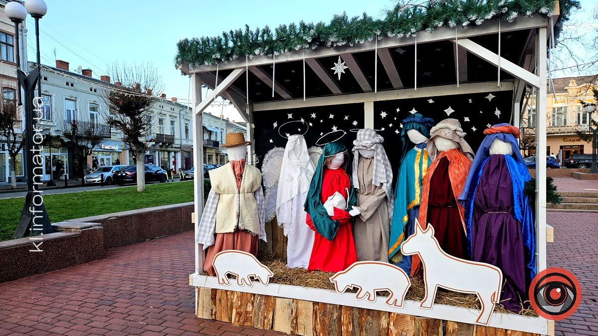 Традиційну різдвяну шопку урочисто відкрили у центрі Коломиї 4